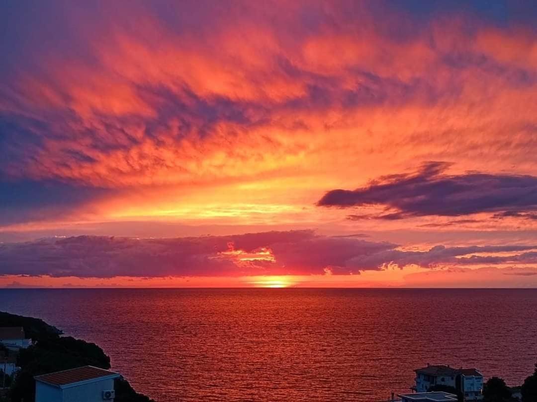 Carefree Apartments Ulcinj Bagian luar foto